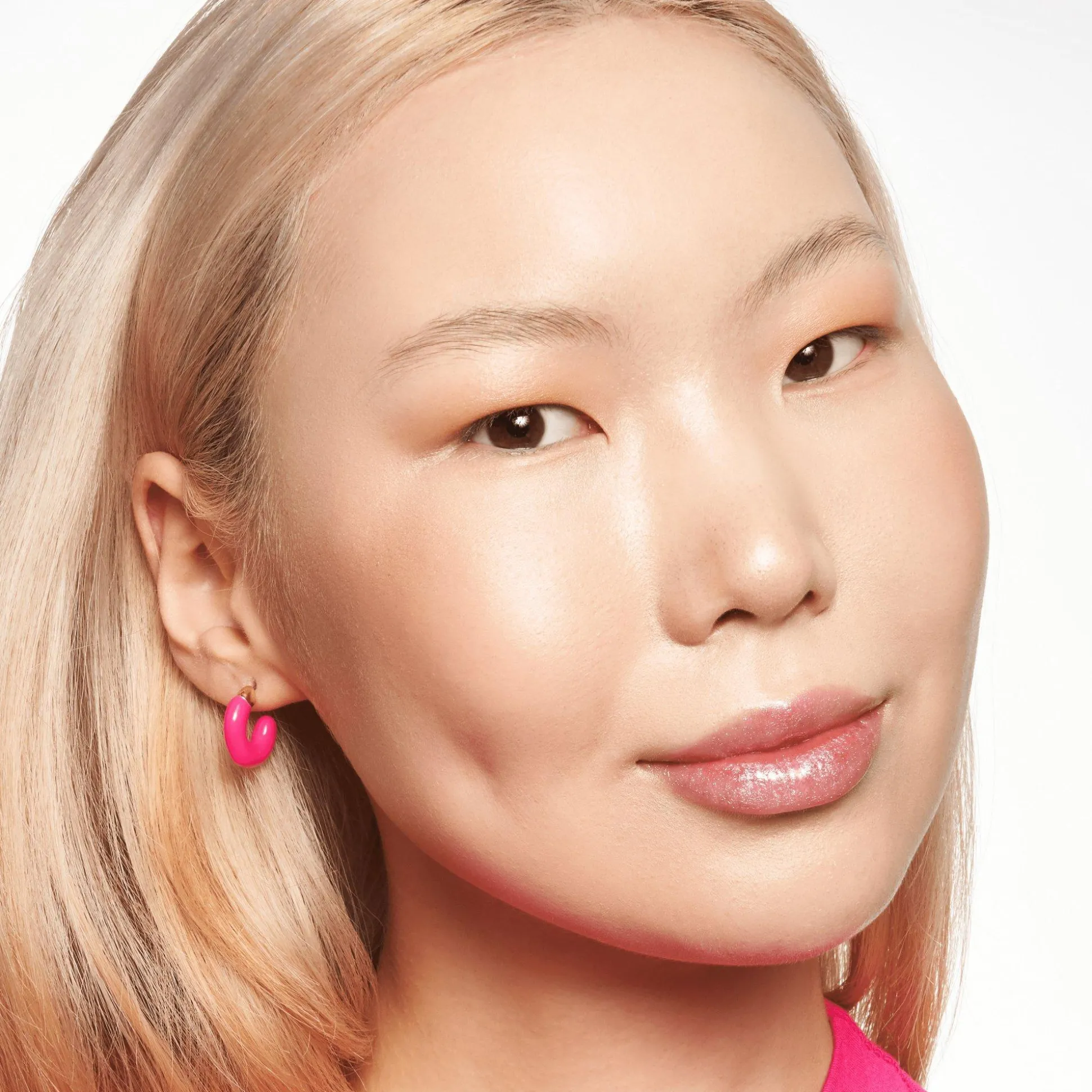 baby_got_glow_vloeibare_highlighter_4-2.webp BABY GOT GLOW vloeibare highlighter^essence Cheap