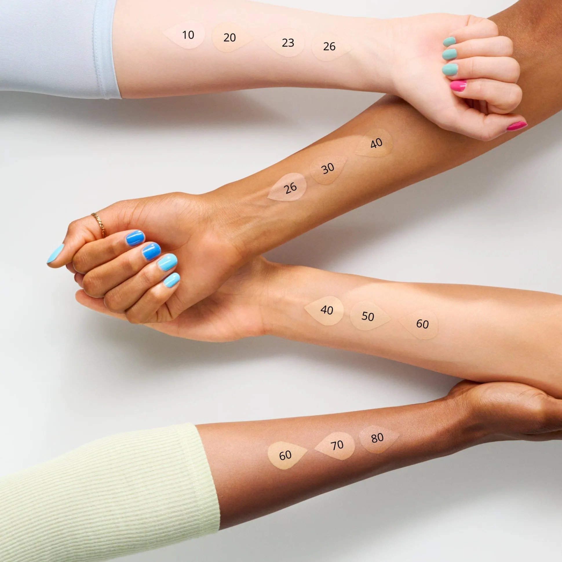 camouflage_matt_concealer_3.webp CAMOUFLAGE+ MATT concealer^essence Hot