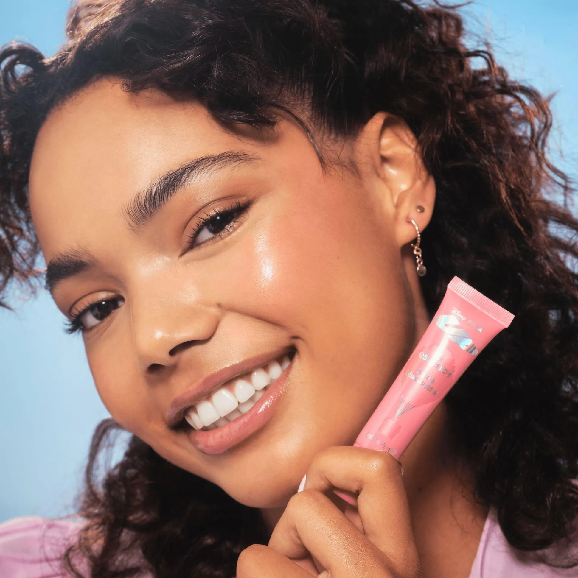 disney_pixar_up_vloeibare_blushlighter_3-1.webp Disney Pixar Up vloeibare blushlighter^essence Fashion