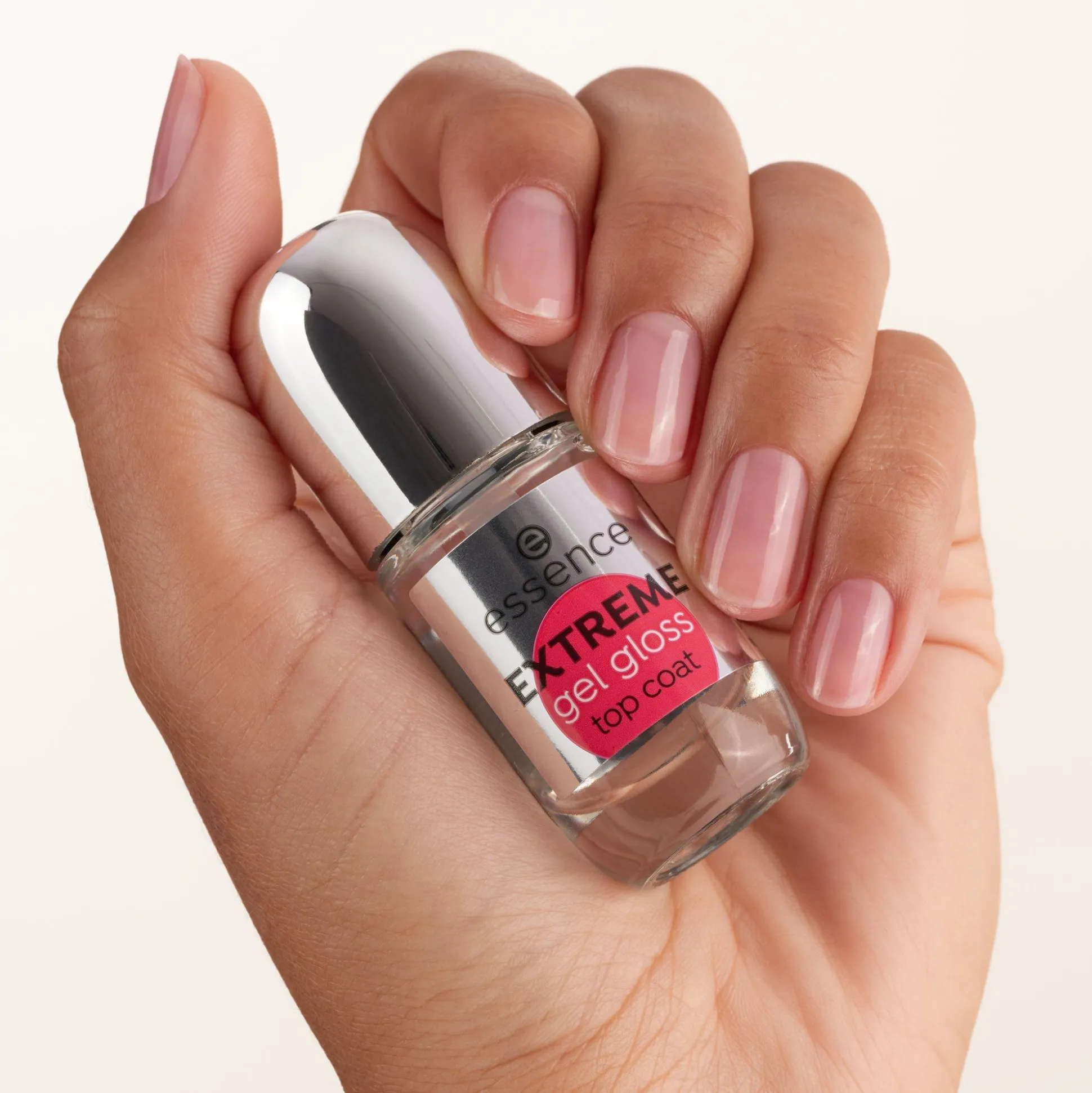 extreme_gel_topcoat_3.webp extreme GEL topcoat^essence Shop