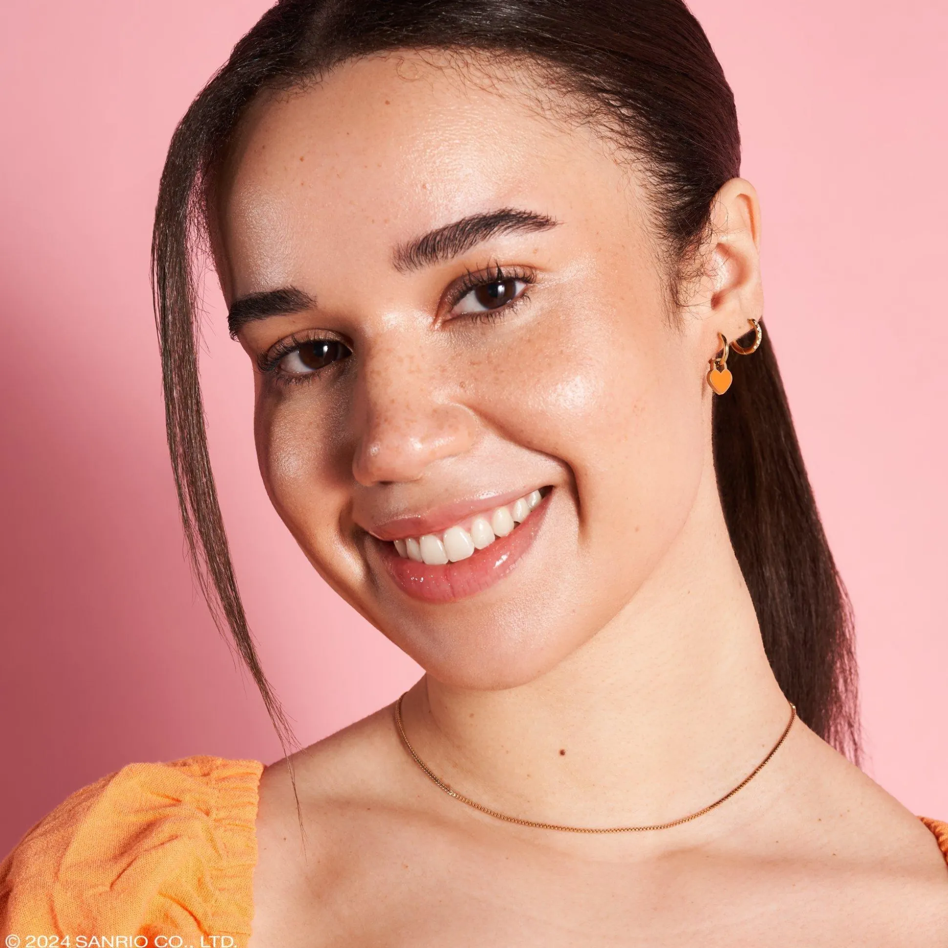 hello_kitty_highlighter_rollon_2.webp Hello Kitty highlighter roll-on^essence Cheap