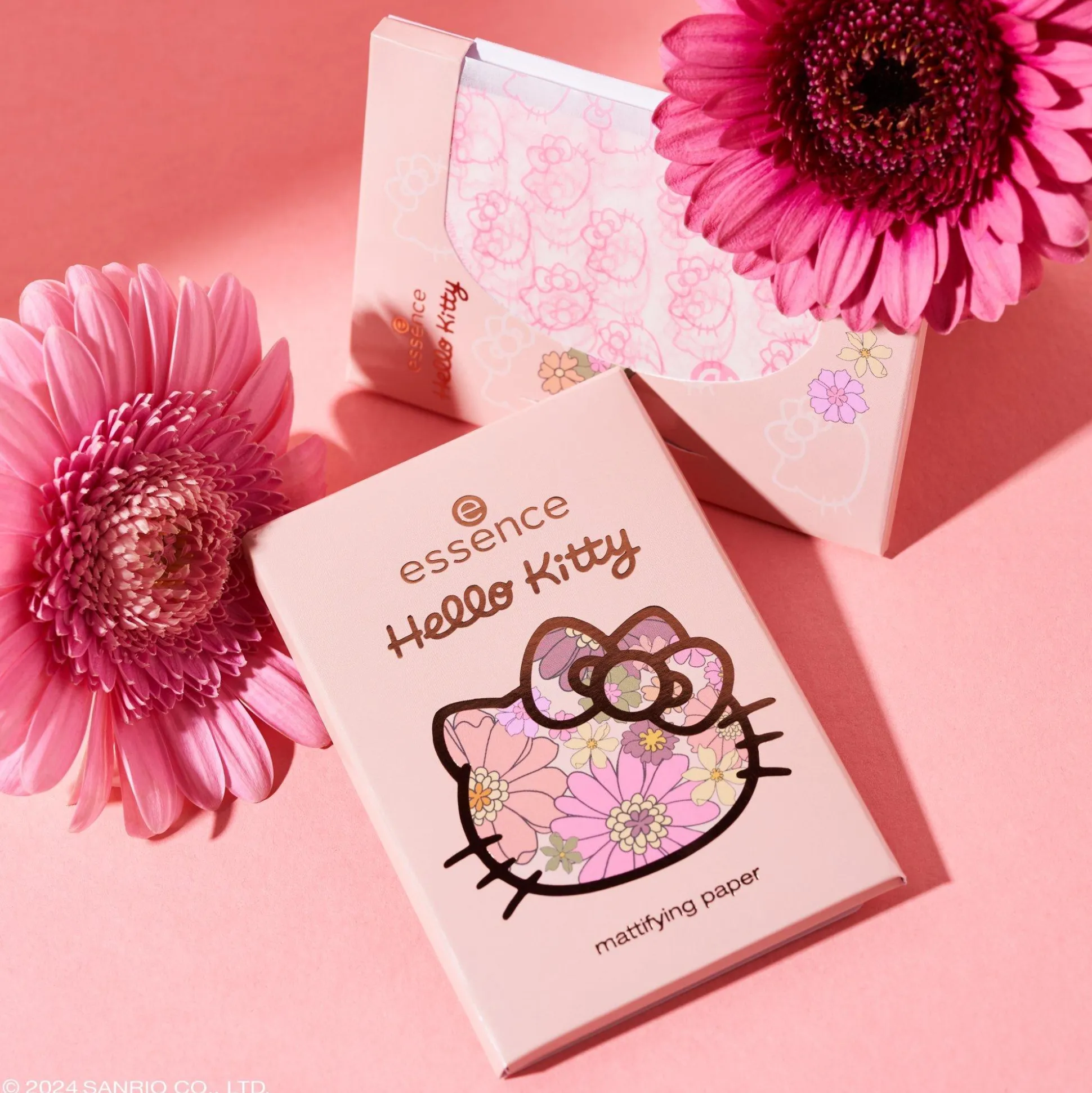 hello_kitty_matterend_papier_3.webp Hello Kitty matterend papier^essence Discount