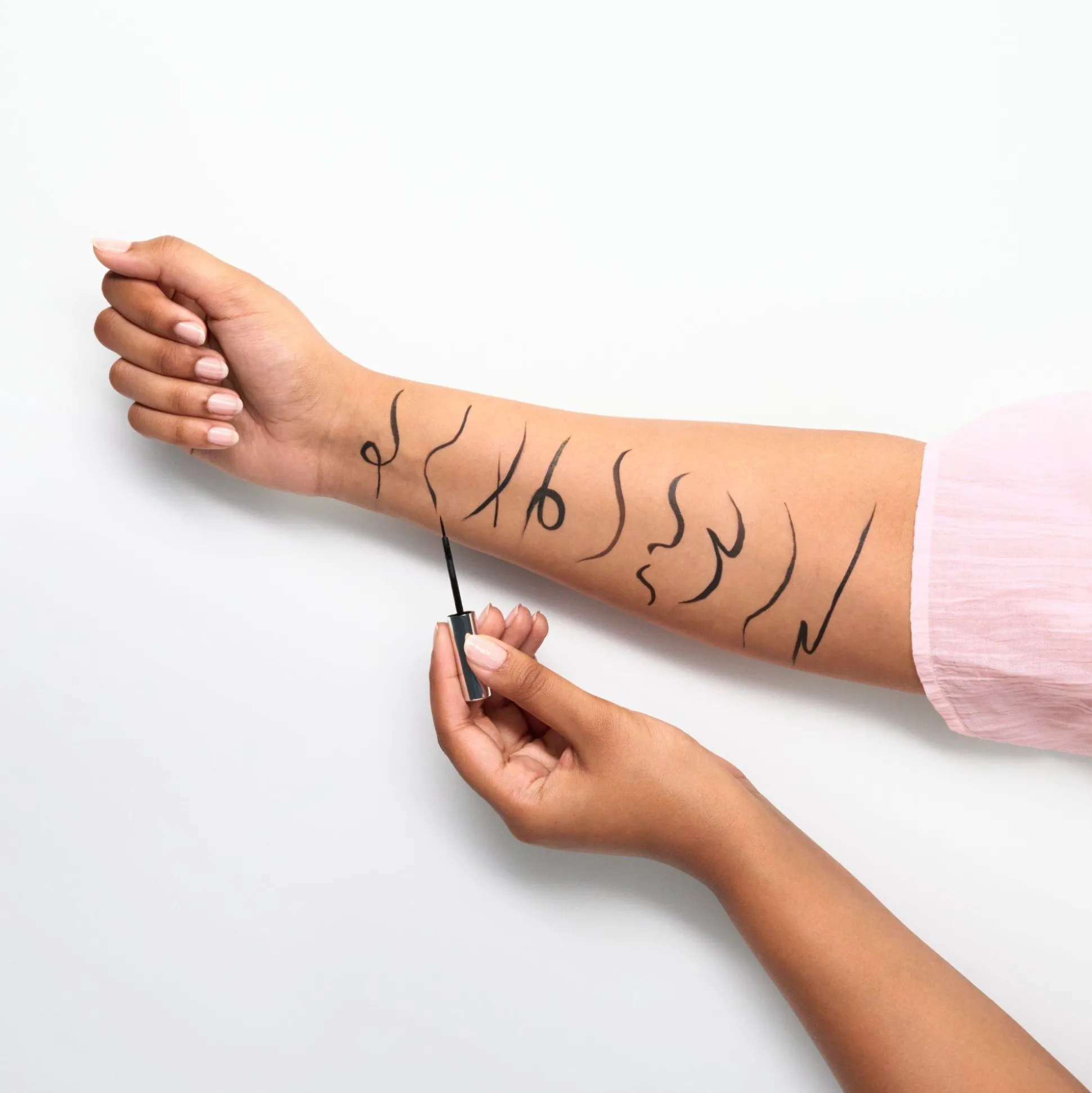 liquid_ink_eyeliner_4.webp liquid ink eyeliner^essence Online