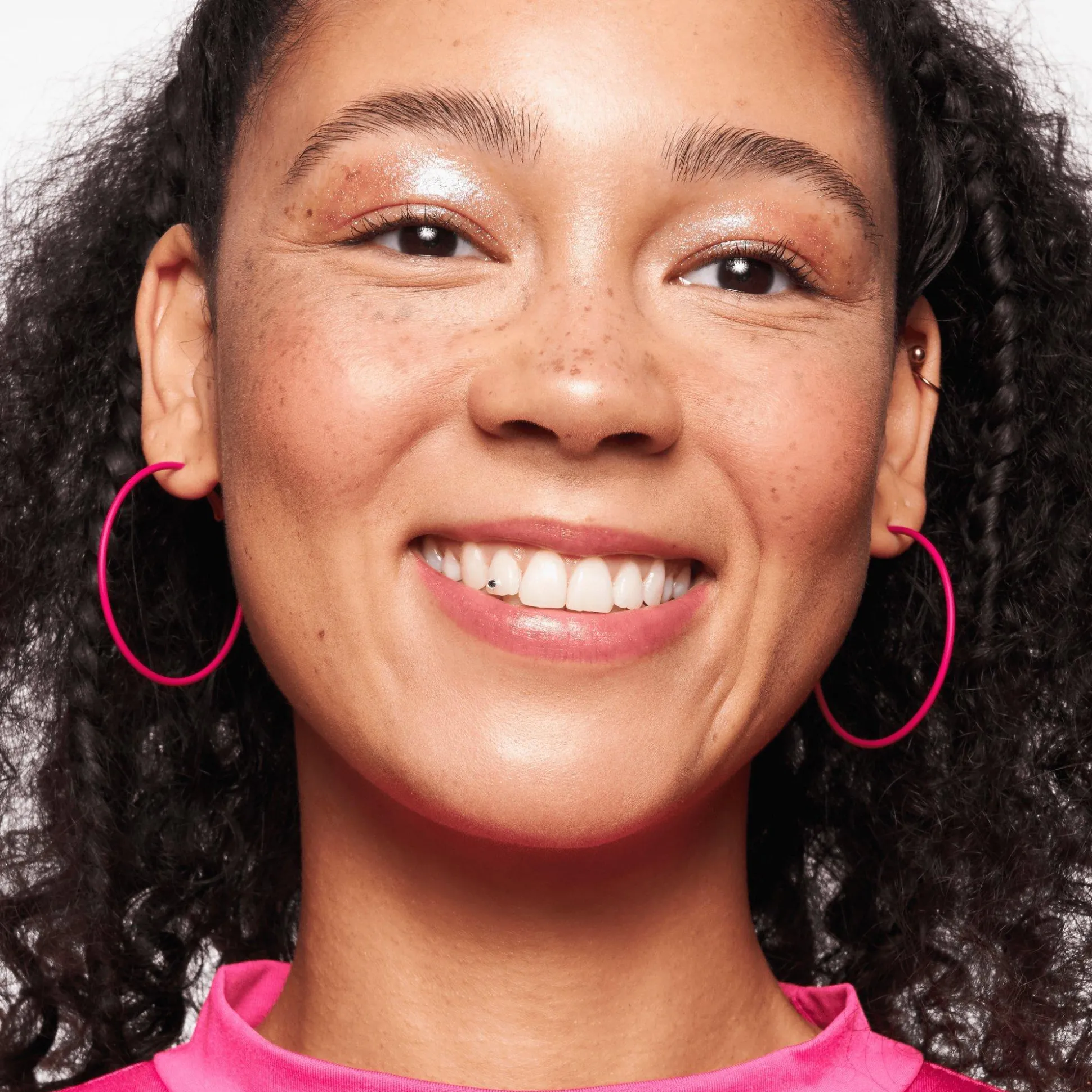 meta_glow_kleurveranderende_lipstick_4.webp META GLOW KLEURVERANDERENDE LIPSTICK^essence Hot