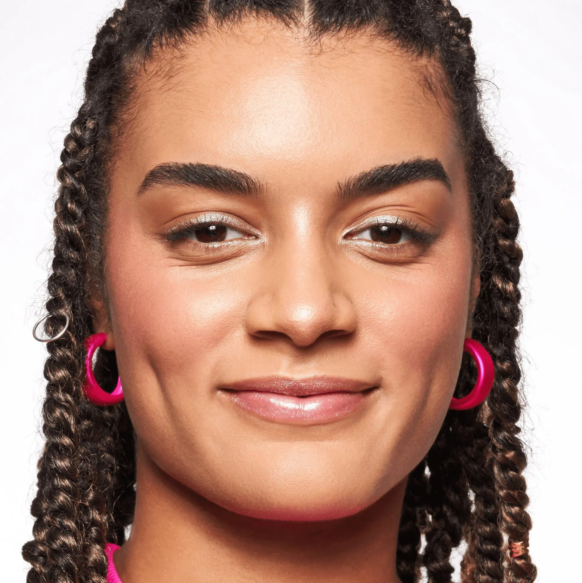 meta_glow_multireflecterende_lipgloss_4.webp META GLOW MULTI-REFLECTERENDE LIPGLOSS^essence Hot