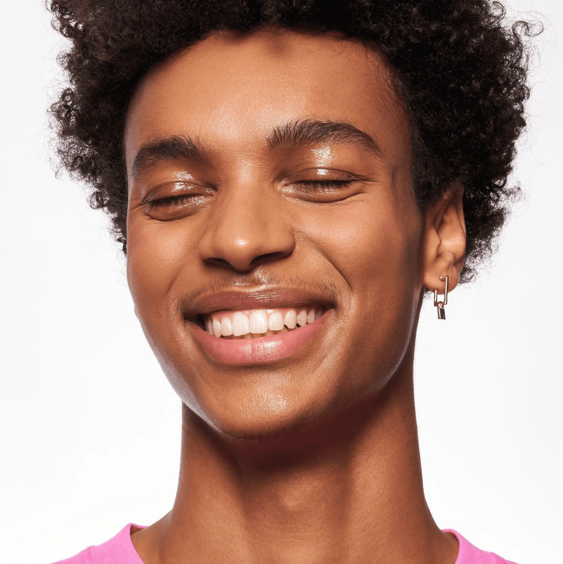 natuurlijke_matte_mousse_foundation_3-5.webp NATUURLIJKE MATTE MOUSSE FOUNDATION^essence Sale