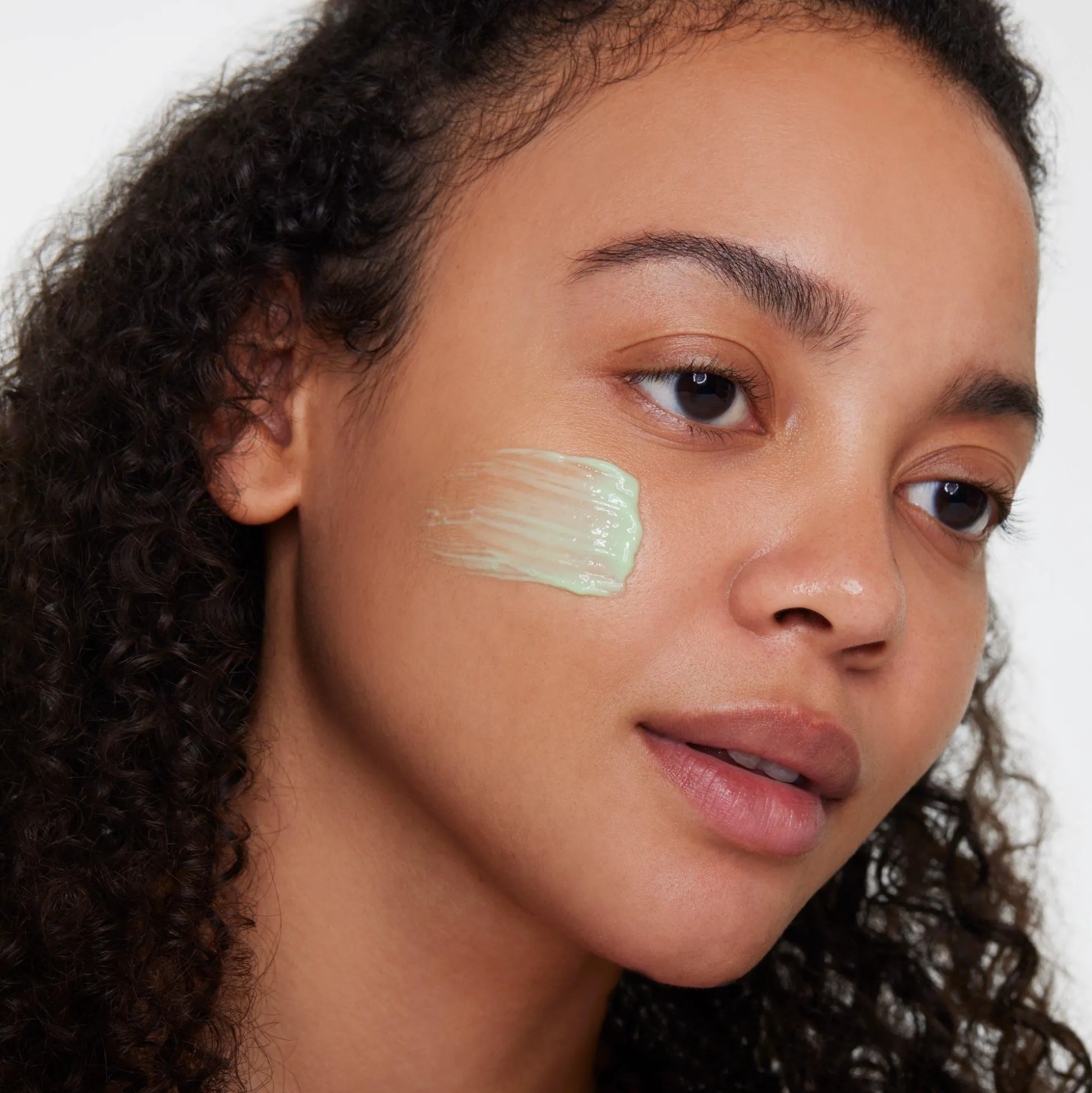 redness_reducer_primer_4.webp REDNESS REDUCER PRIMER^essence Hot