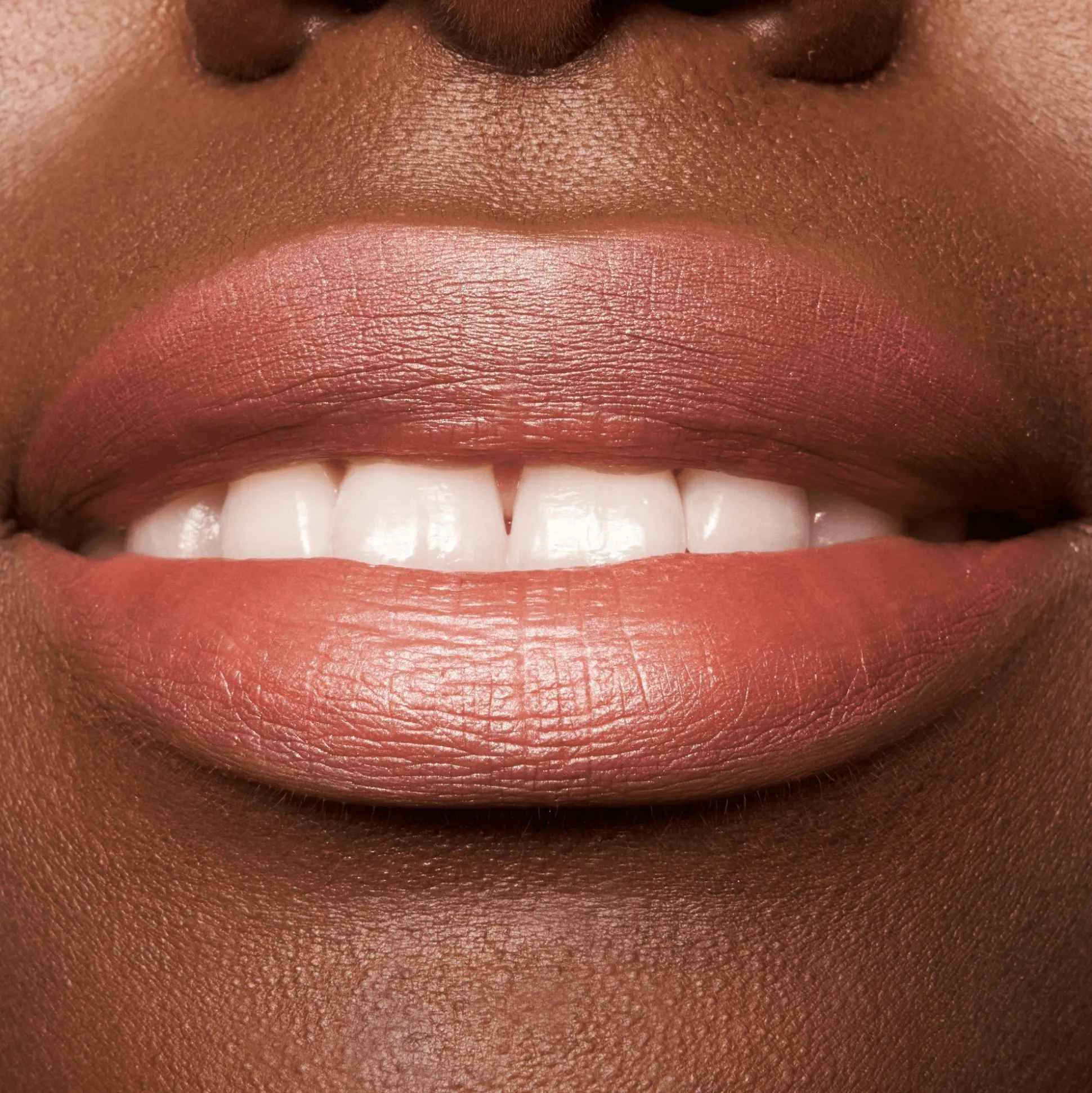 soft__precise_lip_penseel_4-6.webp soft & precise LIP PENSEEL^essence Clearance