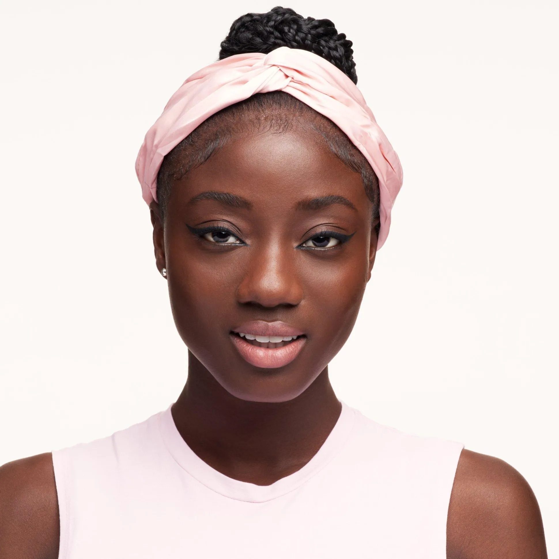 stay__play_gel_eyeliner_3.webp STAY & PLAY GEL EYELINER^essence Sale